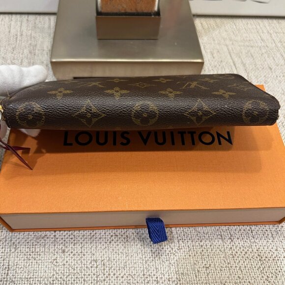 Louis Vuitton Porte Feuille Clémence Monogram Wallet with Fuscia Interior - Picture 9 of 13